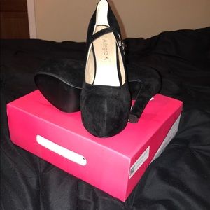 Black strap faux suede platform heels brand new